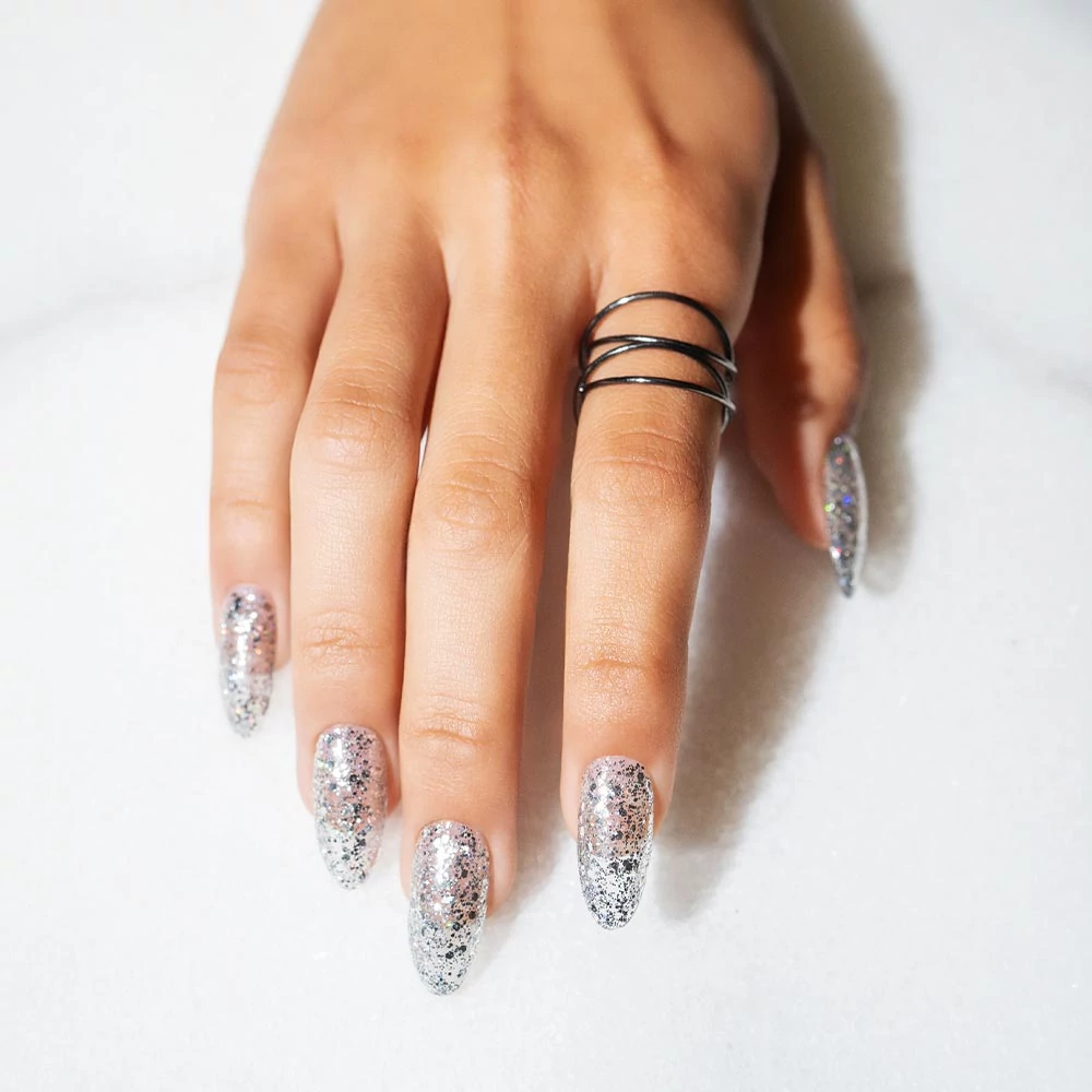 Morgan Taylor Am I Making You Gelish? - obrazek 3